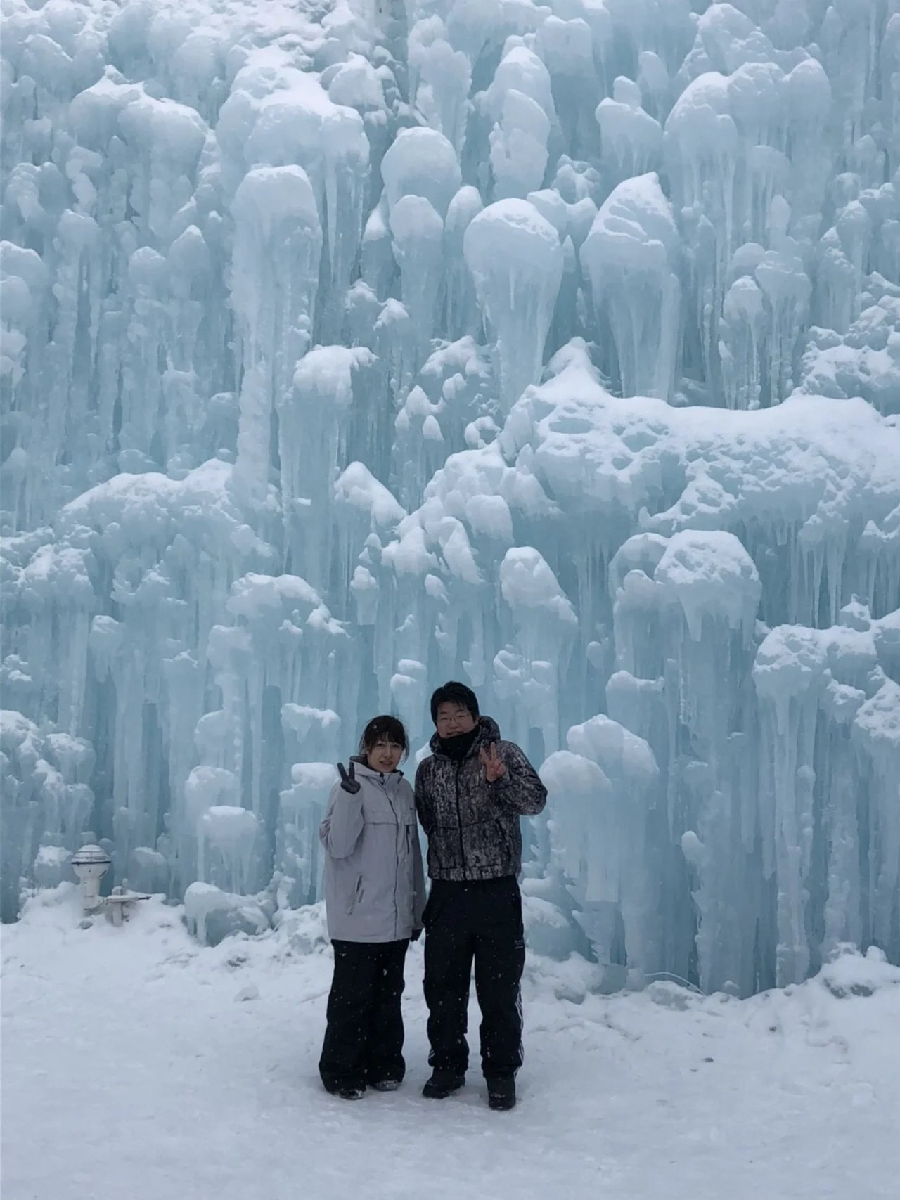 氷の壁の前での一枚